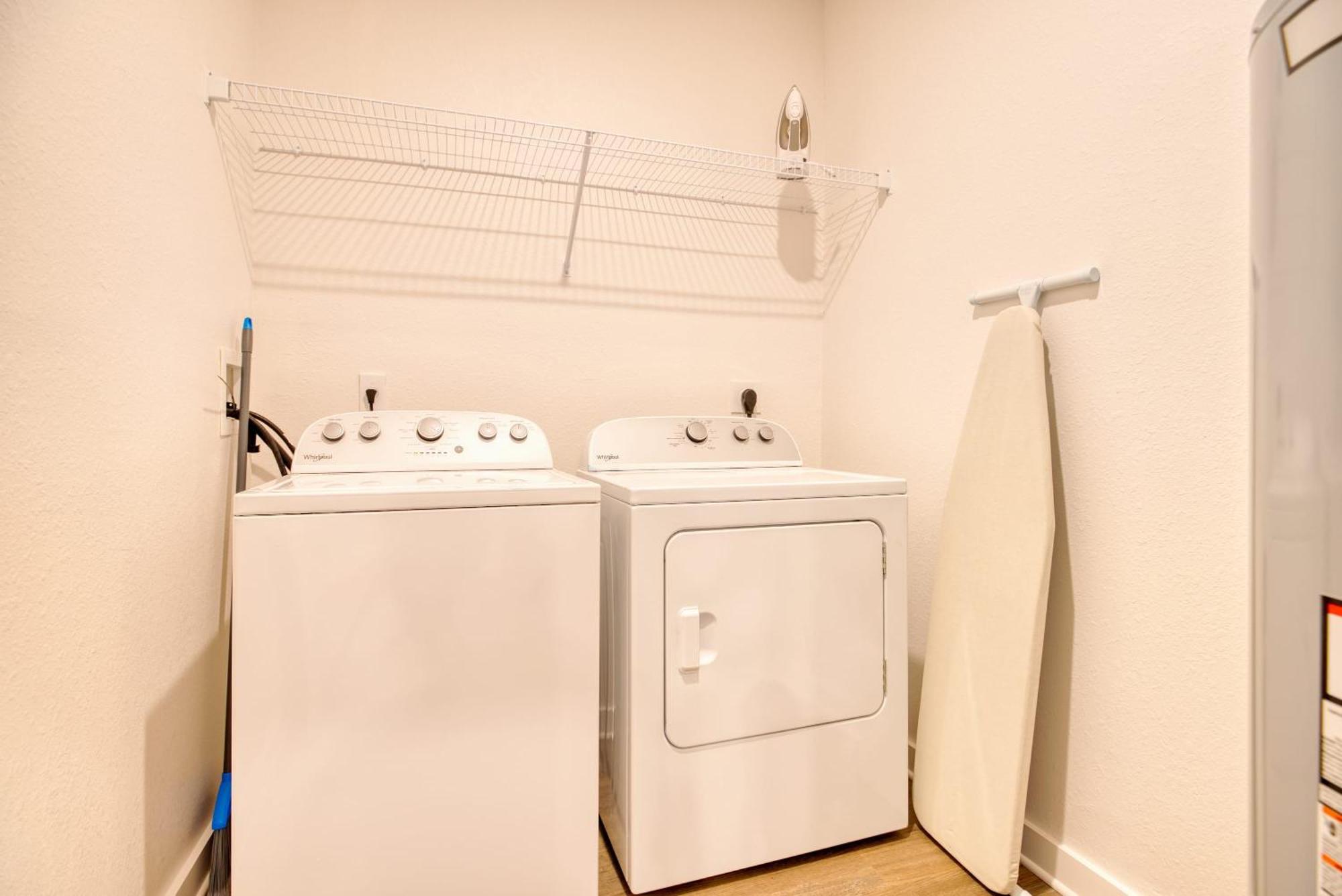 Deluxe One Bedroom Apartment 게인즈빌 외부 사진