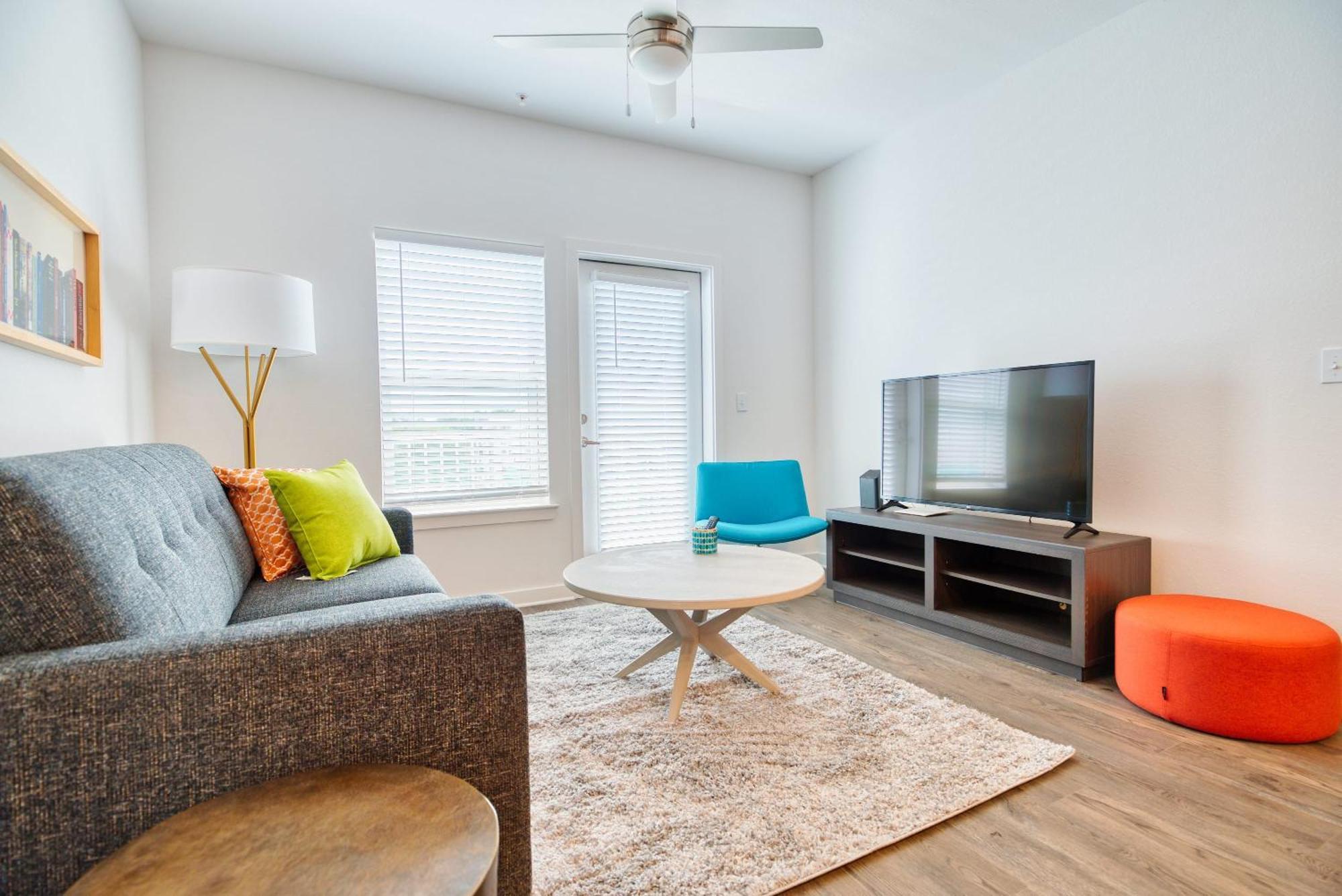 Deluxe One Bedroom Apartment 게인즈빌 외부 사진